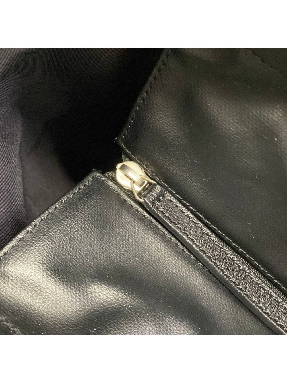 ★SOLD★ Chanel Tote Black Leather - Picture 12 of 15